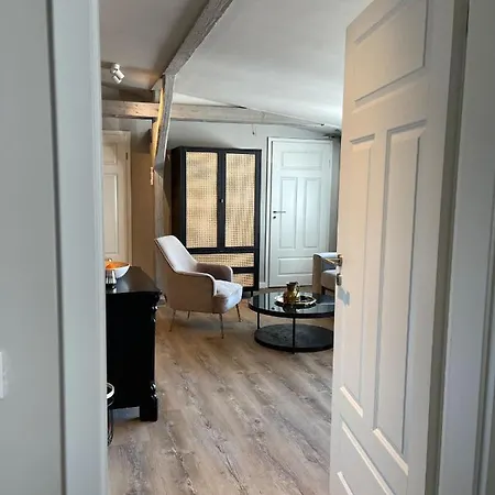 Living Boardinghouse Apartment