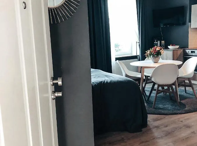 Apartment Living Boardinghouse *