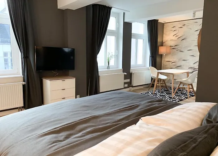 Apartment Living Boardinghouse *