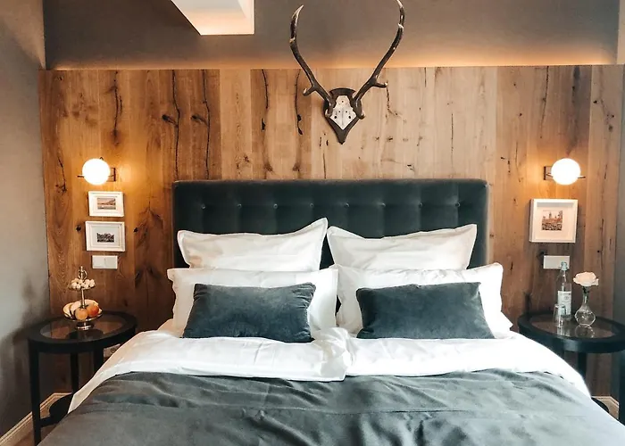 Apartment Living Boardinghouse *