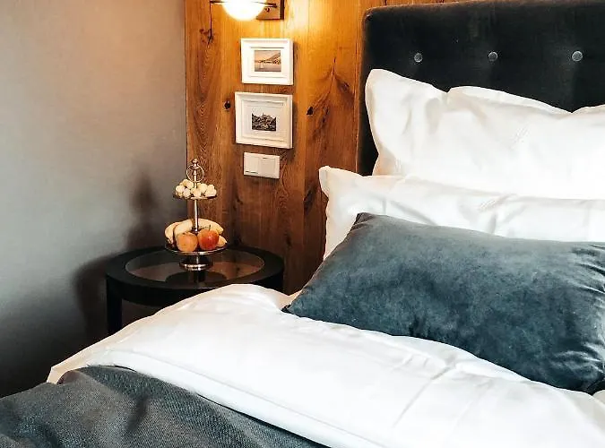 Apartment Living Boardinghouse *